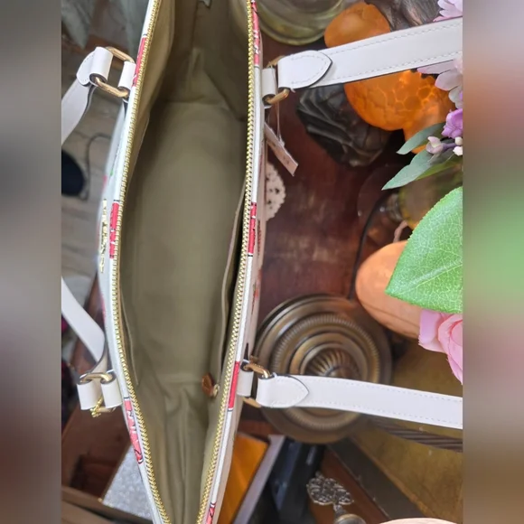 NWT Coach White Strawberry Print Women's Bag - Picture 6 of 7